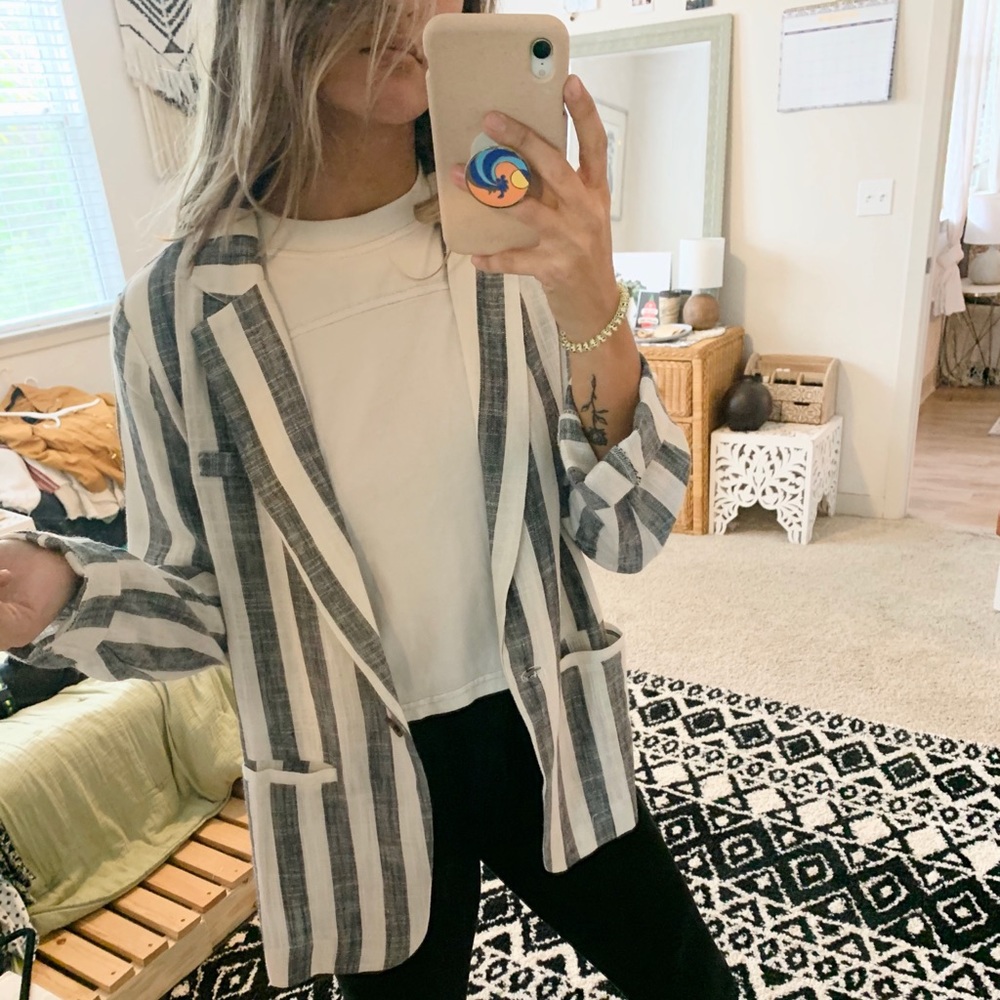 Linen blazer - Picture 2 of 7